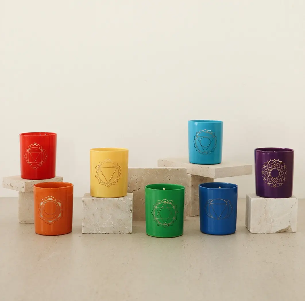 Renkler, Kokular ve Mumlar: FEU DU CIEL ile Çakra Mumlarının Büyülü Dünyası